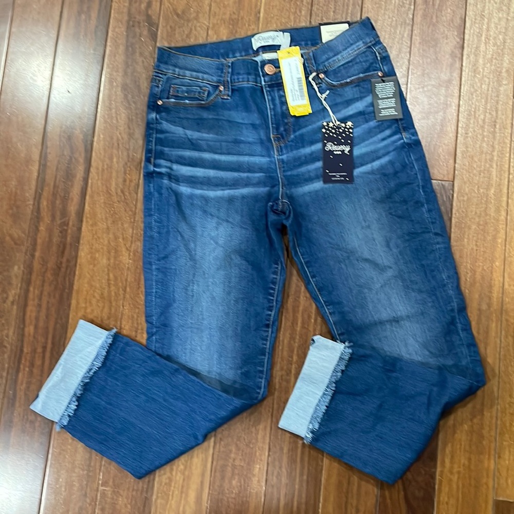 Fray Cuffed Ankle Skinny Jean